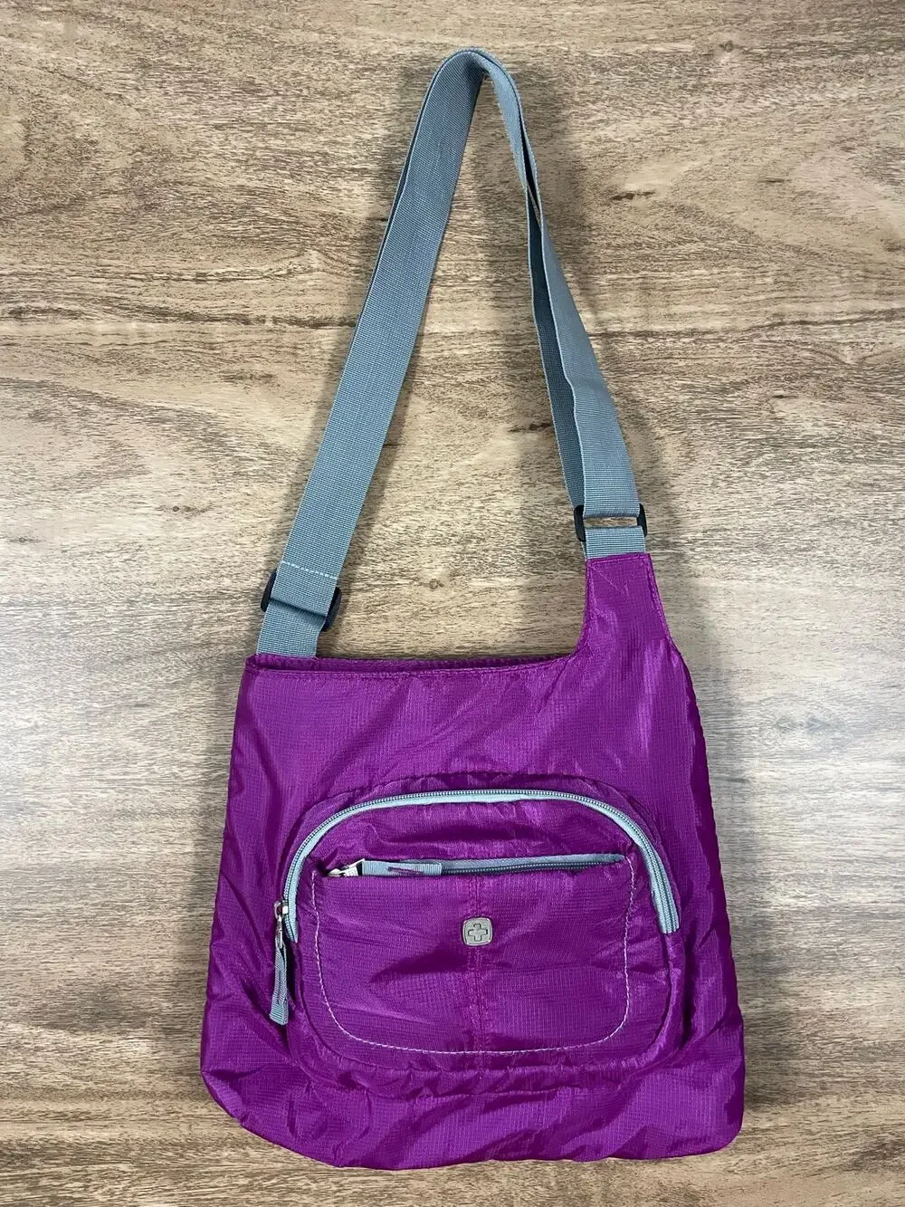SwissGear Purple Crossbody Bag Travel Nylon Messenger Purse Padded Tablet